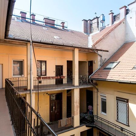 Appartamento Atosland Budapest Esterno foto