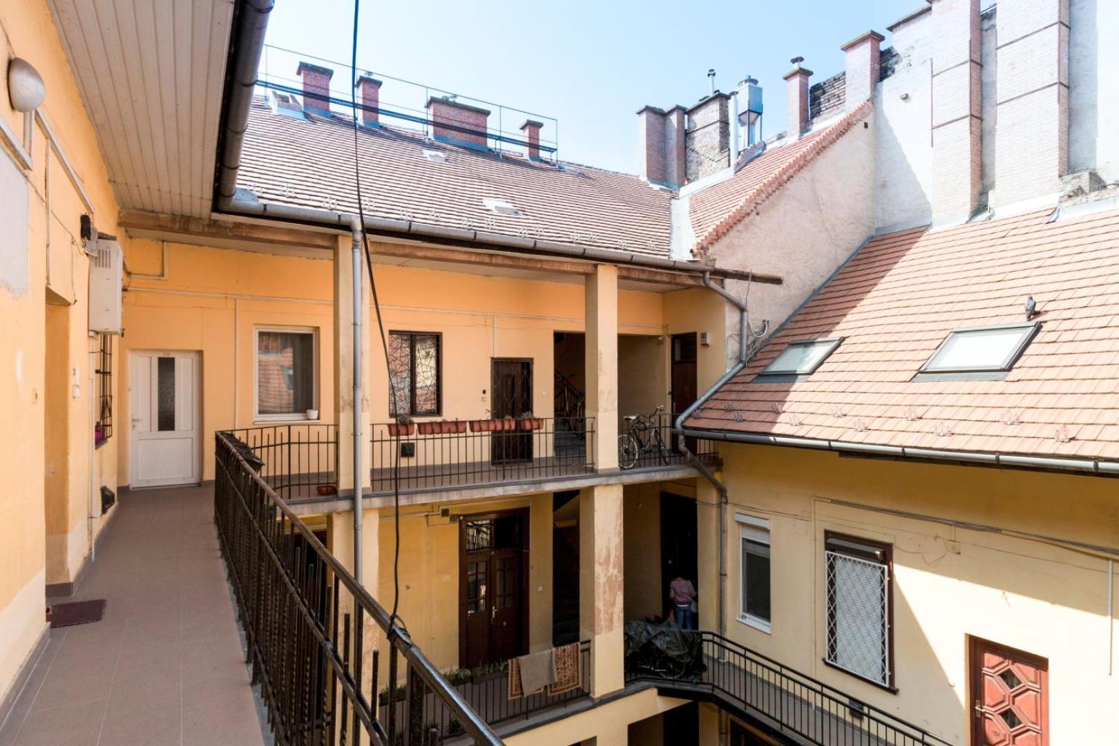 Appartamento Atosland Budapest Esterno foto